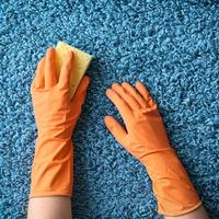 clean carpet with baking soda